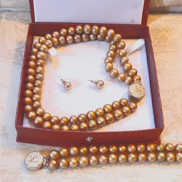 CHANEL Price Dropped!VINTAGE Champagne-Gold Pearl Set. Sterling Silver CC Clasps - Picture 1 of 3